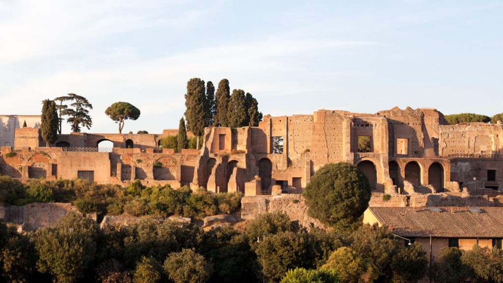 Therme de Caracalla, vue de loin, un lieu caché pour visiter Rome 